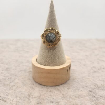Bague fleur dorée en labradorite