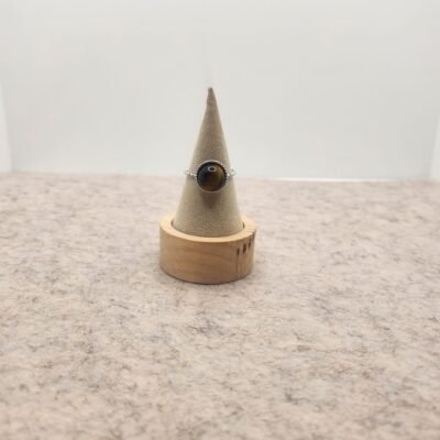 Bague ronde martelée argent et œil de tigre