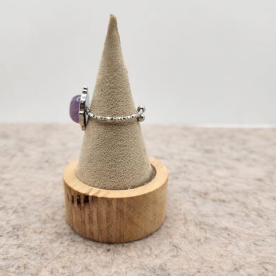 Bague ovale argentée Améthyste profil Bague ovale argentée et Améthyste