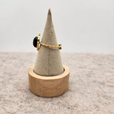 Bague ovale dorée et Agate noire