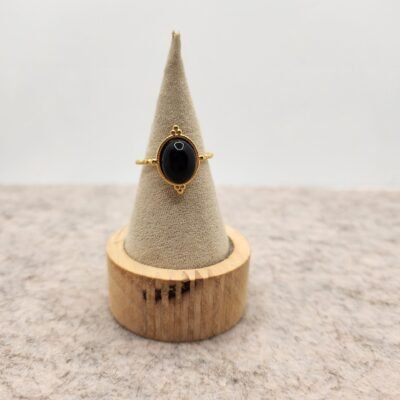 Bague ovale dorée et Agate noire