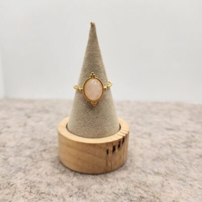 Bague ovale dorée et Quartz rose