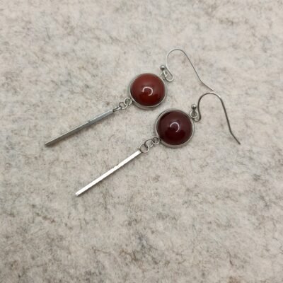 boucle d'oreilles tige argentée en Cornaline