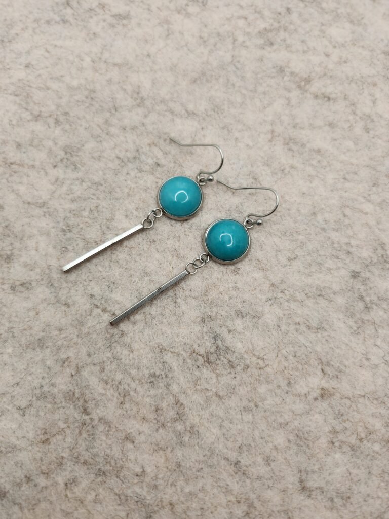 boucle d'oreilles tige argentée en Jade