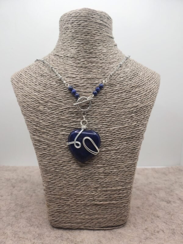 Collier coeur argenté en Lapis lazuli