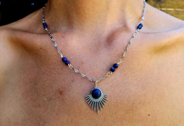 Collier feuillage en Lapis lazuli