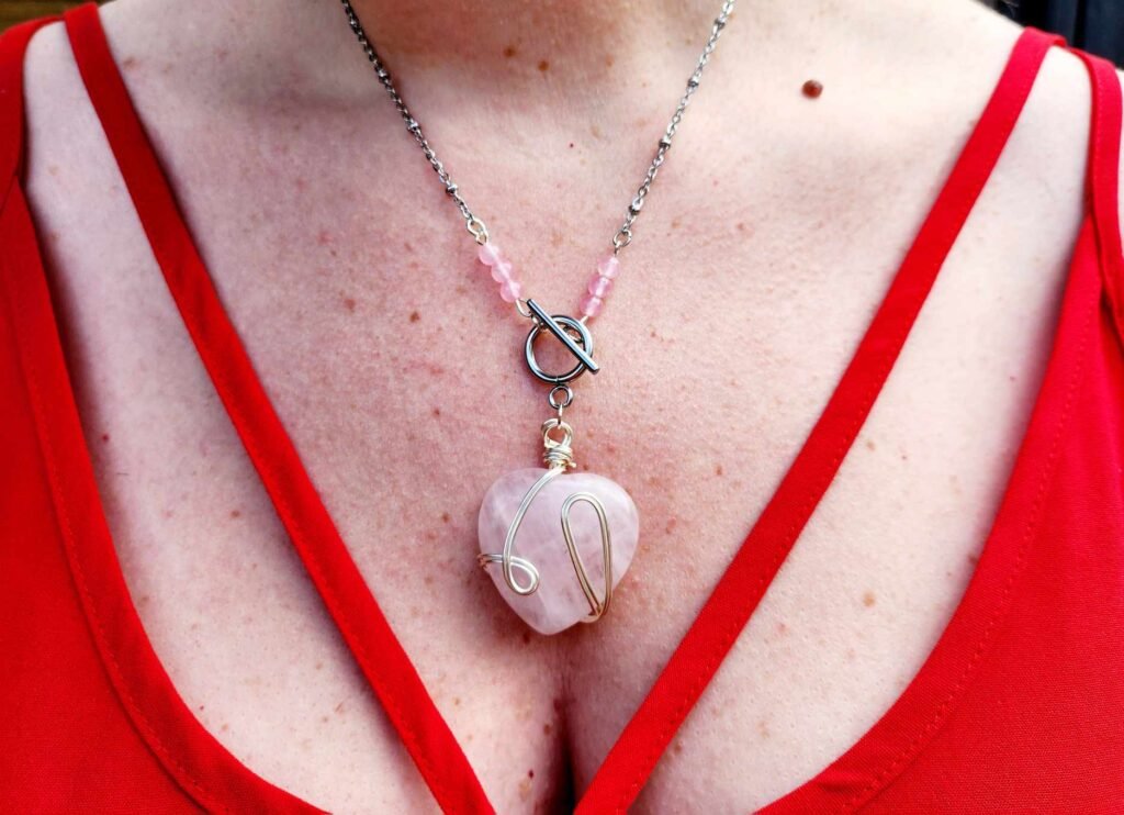 collier gros cœur quartz rose