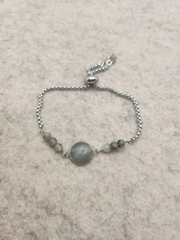 Bracelet rond argenté en labradorite