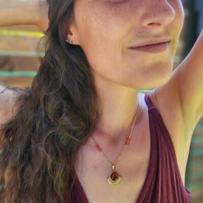 Collier coquillage doré en Cornaline