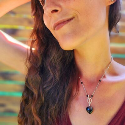 Collier petit cœur argenté en Agate noire