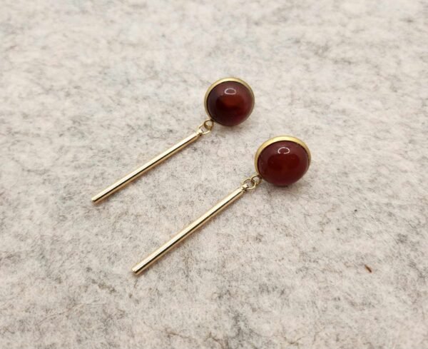 boucle d'oreilles tige dorée en Cornaline