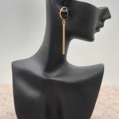 boucle d'oreilles tige dorée en Agate noire