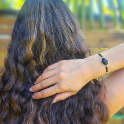 Bracelet ovale doré en Agate noire