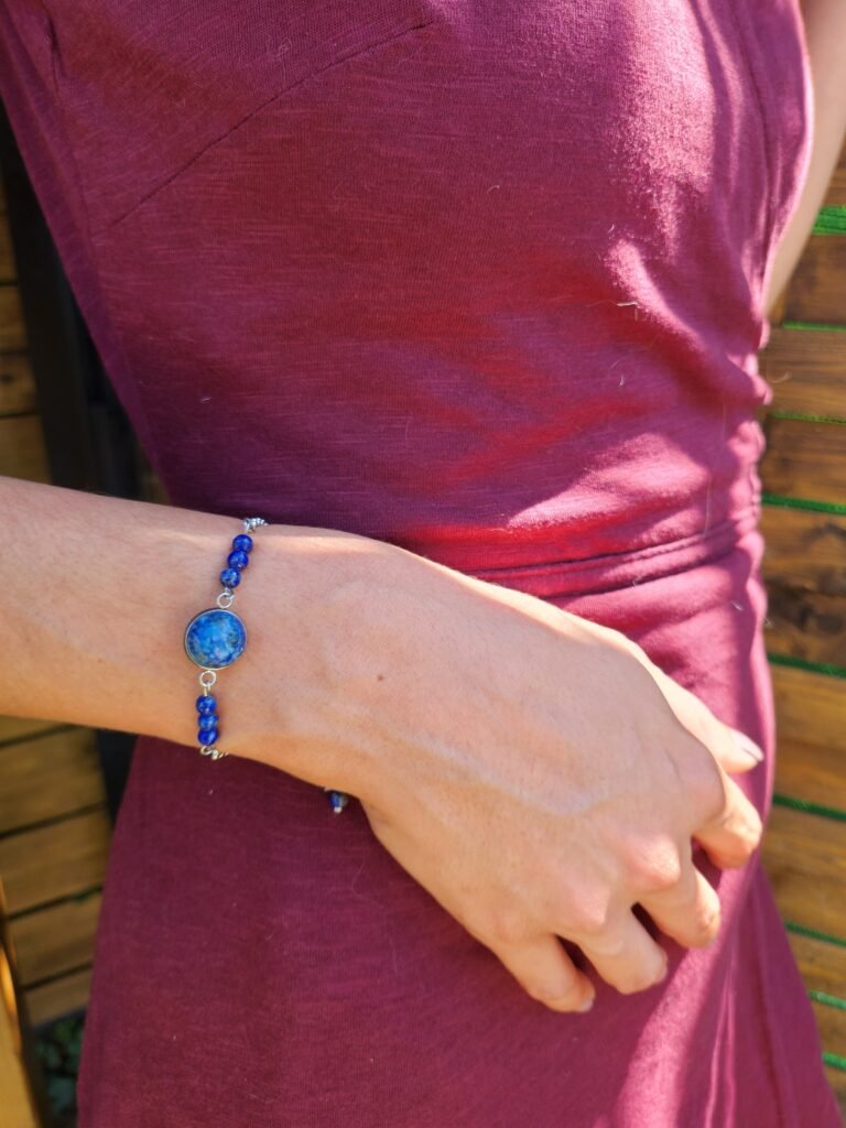 Bracelet rond argenté en Lapis Lazuli