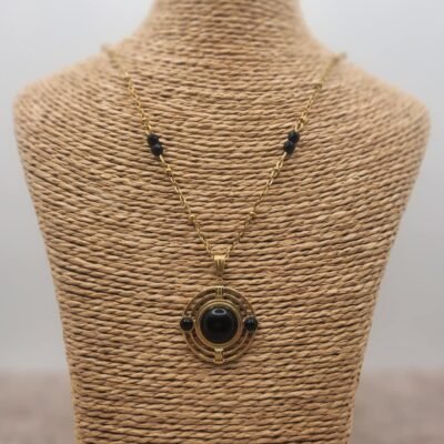 Collier Wicca doré en Agate noire