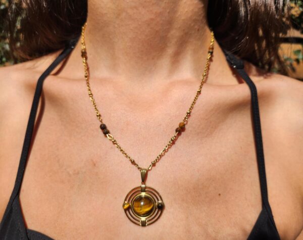 Collier Wicca doré en Œil de tigre